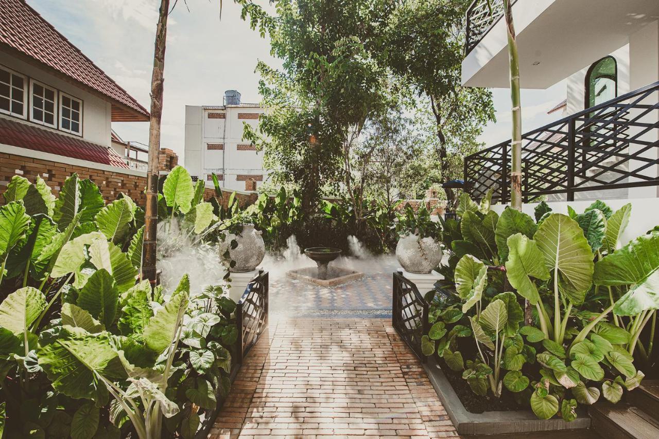Thee Vijit Lanna By Th District Hotel Chiang Mai Exterior photo